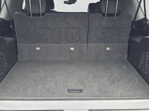 Used 2020 GMC Yukon XL SLT w/ Open Road Package RWD image 6