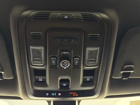 Used 2021 GMC Yukon Denali w/ Denali Premium Package AWD/4WD image 37