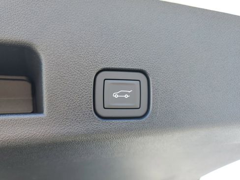 New 2026 Chevrolet Traverse Z71 w/ Driver Confidence Package AWD/4WD image 11