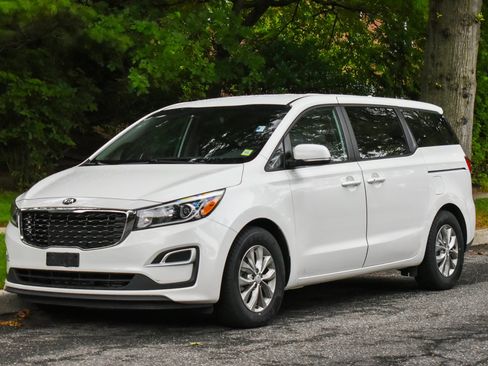 Used 2020 Kia Sedona LX FWD image 2
