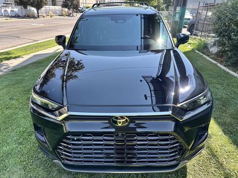 Used 2026 Toyota Grand Highlander AWD Hybrid image 12