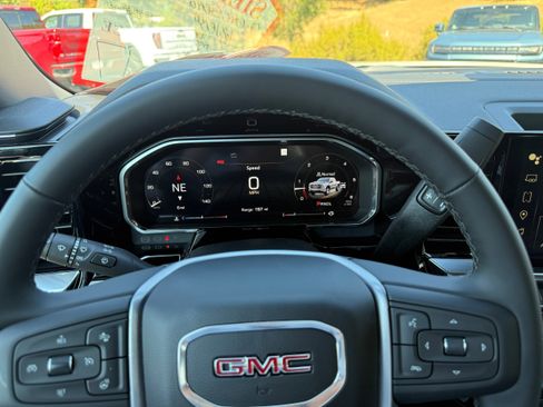 New 2026 GMC Sierra 1500 SLE w/ X31 Off-Road Package image 13