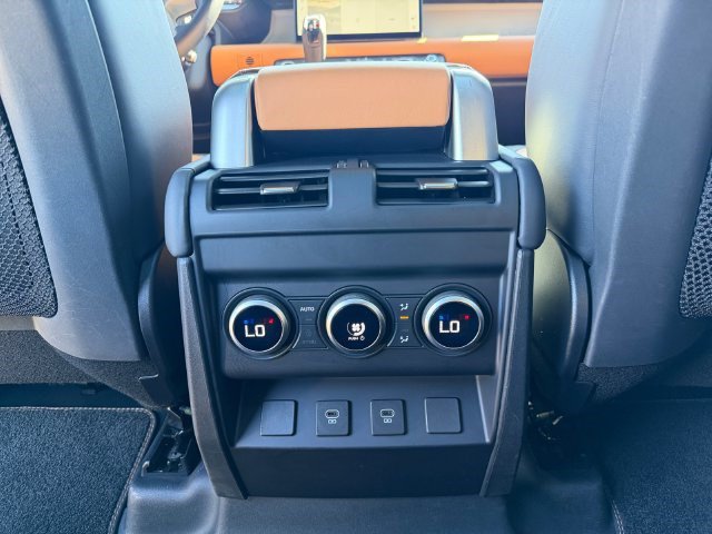 Used 2024 Land Rover Defender 130 X-Dynamic SE AWD/4WD image 19