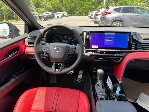 Used 2026 Toyota Camry XSE FWD image 17