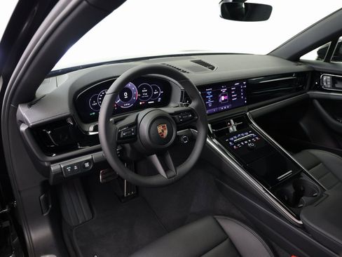 Certified 2025 Porsche Panamera 4 AWD/4WD image 37