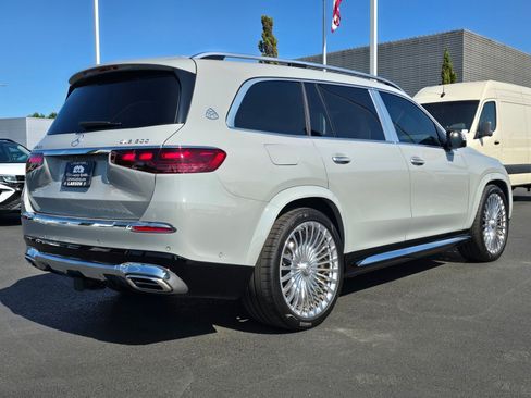 Used 2024 Mercedes-Benz Maybach GLS 600 4MATIC image 6