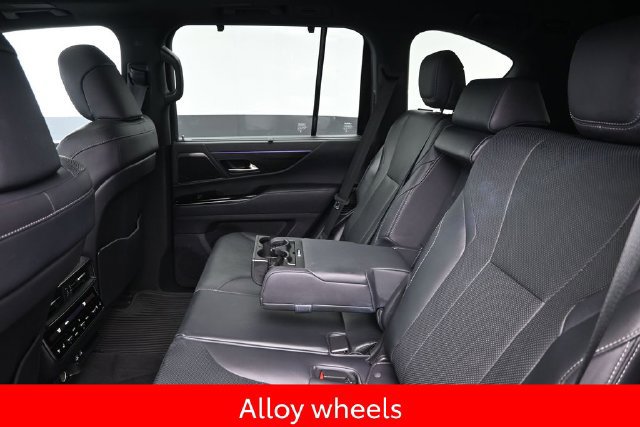 Used 2023 Lexus LX 600 4WD w/ Luxury Package image 33
