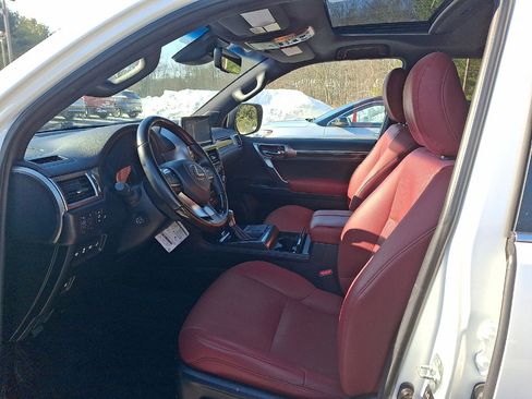 Used 2022 Lexus GX 460 Premium w/ Premium Package image 4