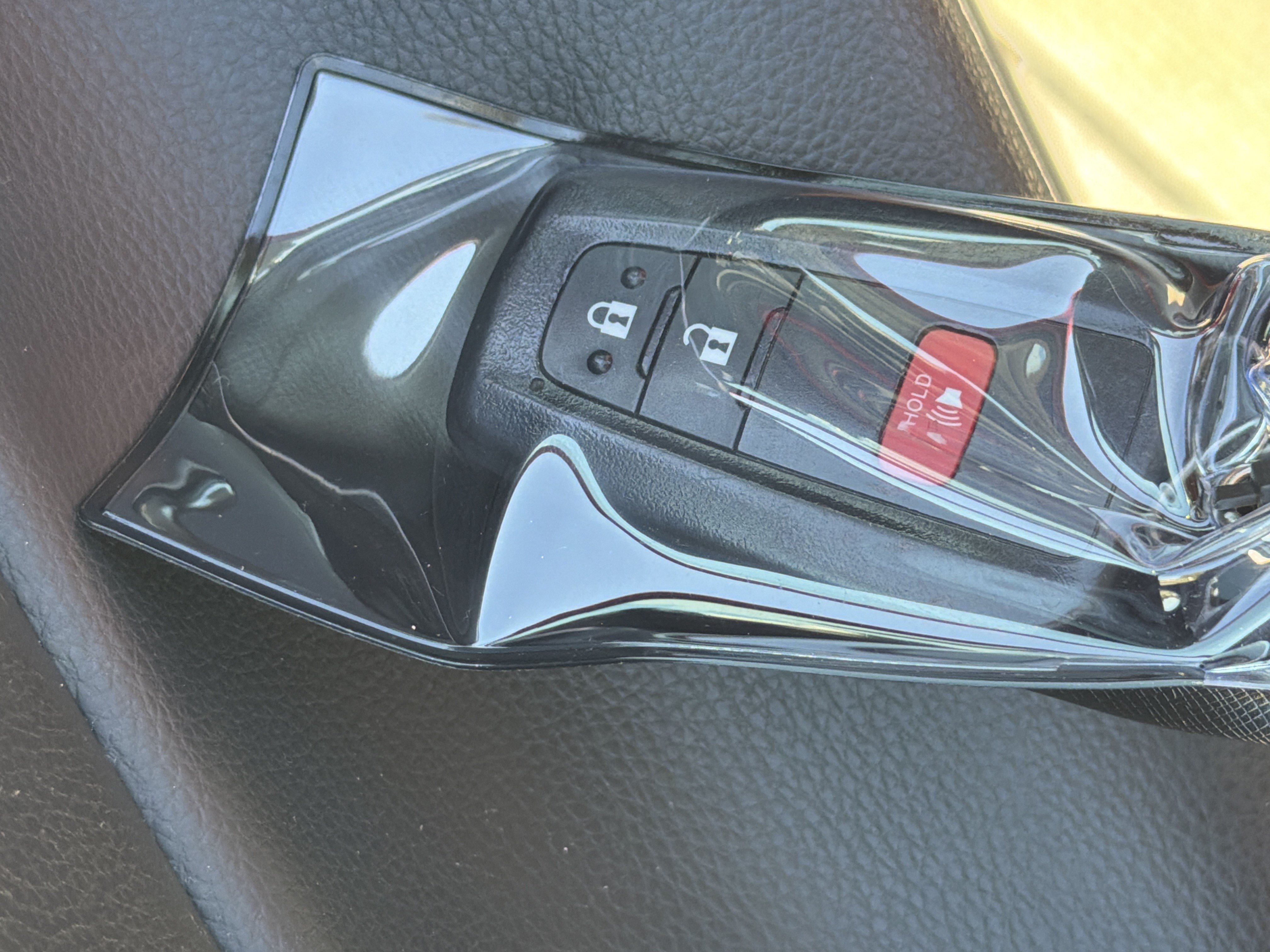 Used 2025 Toyota RAV4 XLE FWD image 34