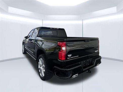 Used 2023 Chevrolet Silverado 1500 High Country w/ Technology Package AWD/4WD image 7