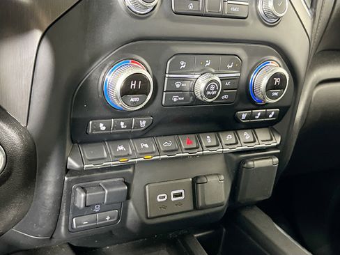 Used 2022 GMC Sierra 1500 AT4 w/ AT4 Premium Package image 16