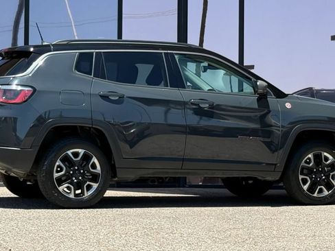 Used 2018 Jeep Compass Trailhawk w/ Navigation Group AWD/4WD image 13