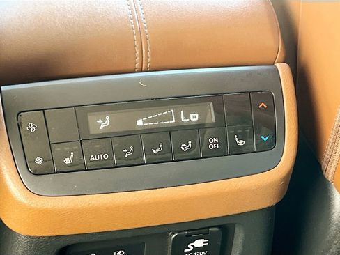 Used 2023 Nissan Pathfinder Platinum w/ Lighting Package (N93) AWD/4WD image 27