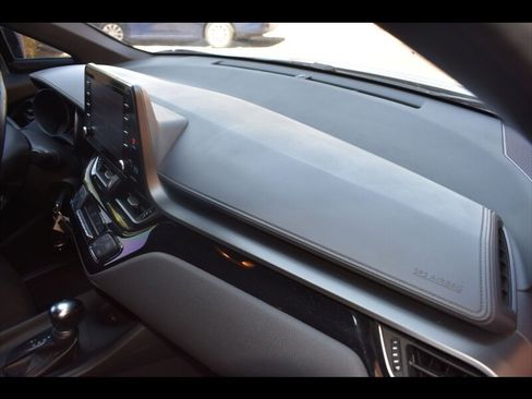 Used 2019 Toyota C-HR LE FWD image 36
