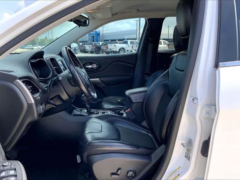 Used 2021 Jeep Cherokee Latitude Plus image 8