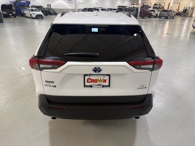 Used 2024 Toyota RAV4 LE AWD/4WD image 8
