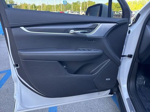 Used 2023 Cadillac XT6 Sport w/ LPO, ONYX Package AWD/4WD image 43