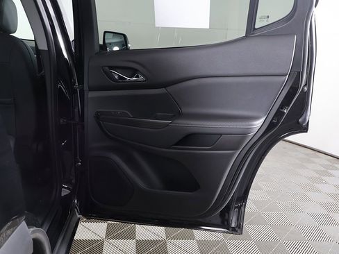 Used 2023 GMC Acadia SLT w/ Elevation Edition FWD image 28