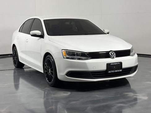 Used 2014 Volkswagen Jetta SE FWD image 3