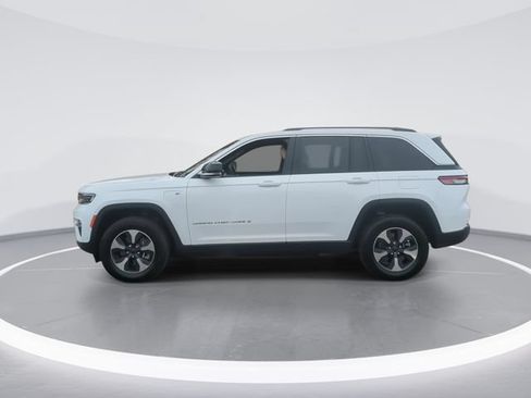 Used 2022 Jeep Grand Cherokee Limited 4xe w/ Luxury Tech Group II AWD/4WD image 5