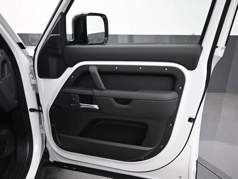 New 2026 Land Rover Defender 110 S image 4