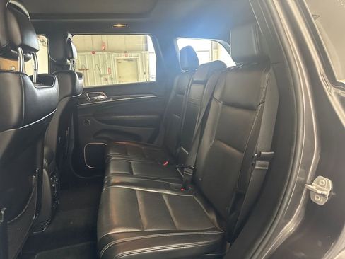 Used 2015 Jeep Grand Cherokee Overland image 18
