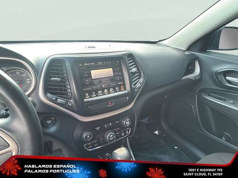 Used 2016 Jeep Cherokee 75th Anniversary FWD image 18