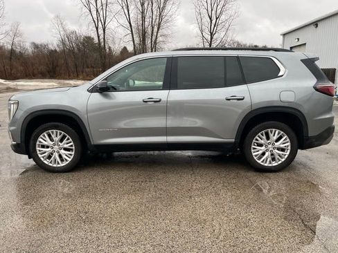 Used 2025 GMC Acadia Elevation w/ Elevation Premium Package image 8