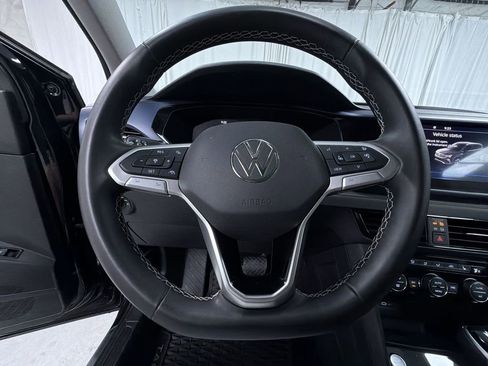 Used 2024 Volkswagen Taos SE FWD image 14
