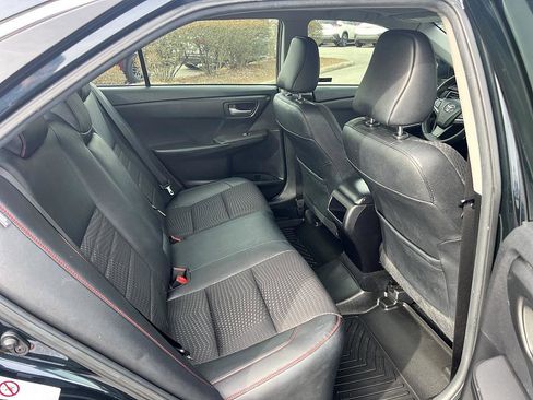 Used 2015 Toyota Camry SE image 21