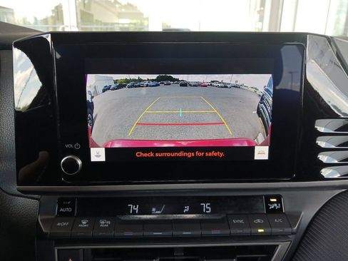 Used 2025 Toyota Camry SE FWD image 21