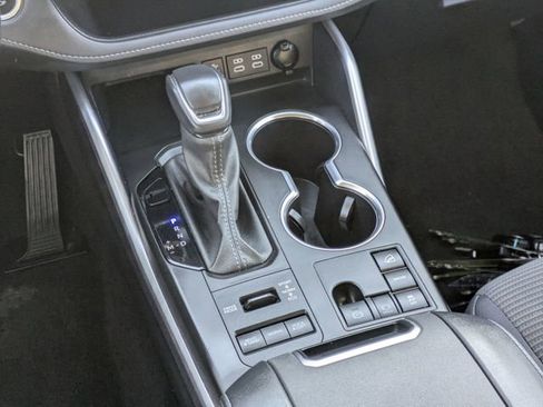 Used 2024 Toyota Highlander LE image 14