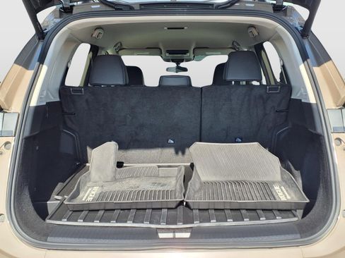 Used 2025 Nissan Rogue SV image 17