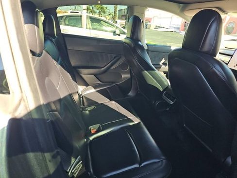 Used 2022 Tesla Model Y Long Range image 14
