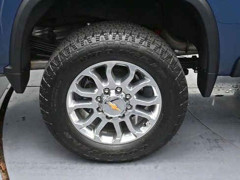 Used 2025 Chevrolet Silverado 2500 LTZ w/ LTZ Convenience Package AWD/4WD image 37