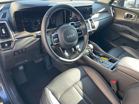Used 2022 Kia Sorento S AWD/4WD image 5
