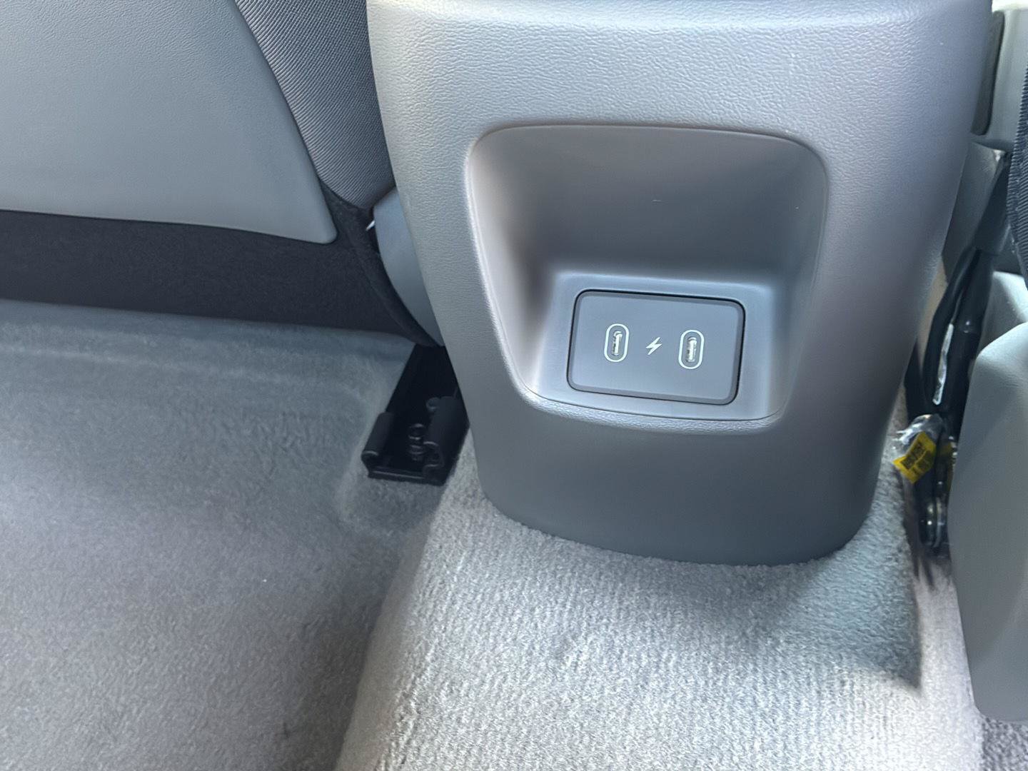 Used 2026 Hyundai Elantra SE FWD image 19