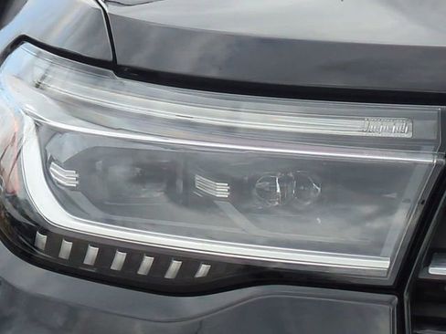 Used 2025 Ford Explorer Platinum w/ Ultimate Package AWD/4WD image 10