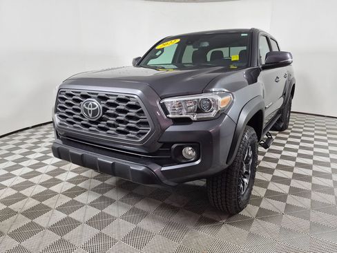 Used 2022 Toyota Tacoma TRD Off-Road w/ Technology Package AWD/4WD image 7