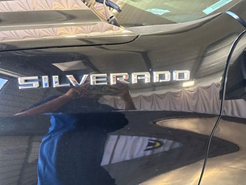 Used 2021 Chevrolet Silverado 1500 LT AWD/4WD image 10