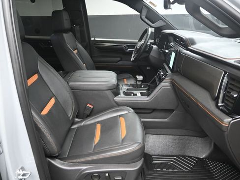 Used 2024 GMC Sierra 1500 AT4 w/ Technology Package image 40