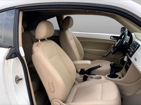 Used 2014 Volkswagen Beetle 2.5 FWD image 8