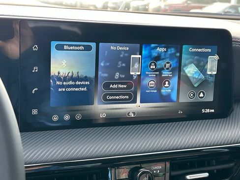 New 2026 Nissan Kicks SR FWD image 31