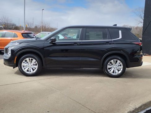 New 2026 Mitsubishi Outlander ES image 19