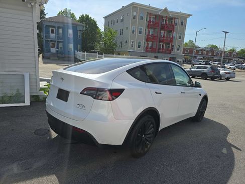 Used 2023 Tesla Model Y AWD image 8