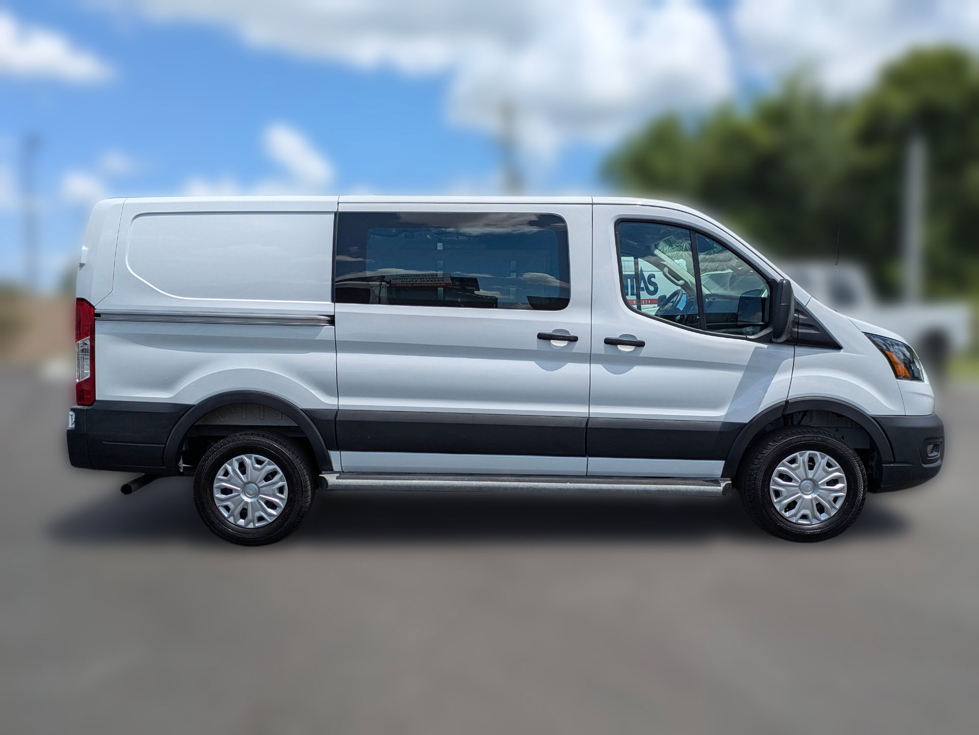 Used 2025 Ford Transit 250 Low Roof w/ Exterior Upgrade Package RWD image 3