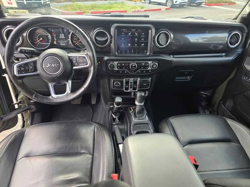 Used 2021 Jeep Wrangler Unlimited Sahara image 21