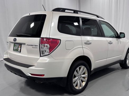 Used 2013 Subaru Forester 2.5X Premium w/ All-Weather Plus Pkg AWD/4WD image 5