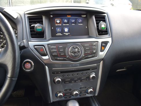 Used 2019 Nissan Pathfinder SL image 19