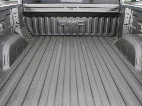 New 2026 GMC Sierra 1500 SLT image 21